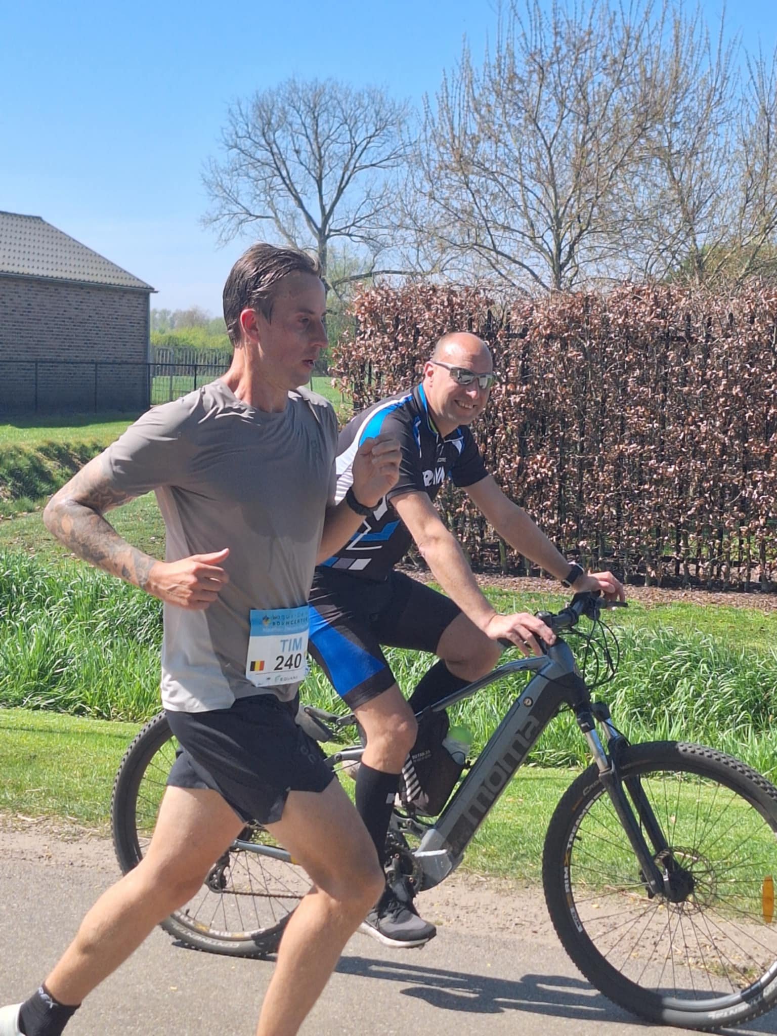 Gelletjes hardlopen: hoe kies en test je marathonvoeding zonder maagklachten of suikerdips?